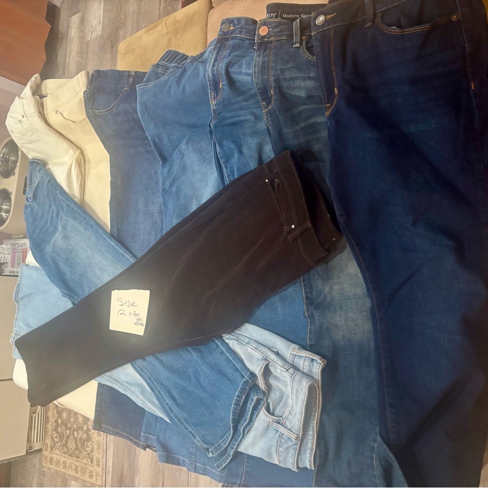 (20) Twenty pairs of women‘s pants!  jeans/some NWT-$80!!! Sizes 12 & 14